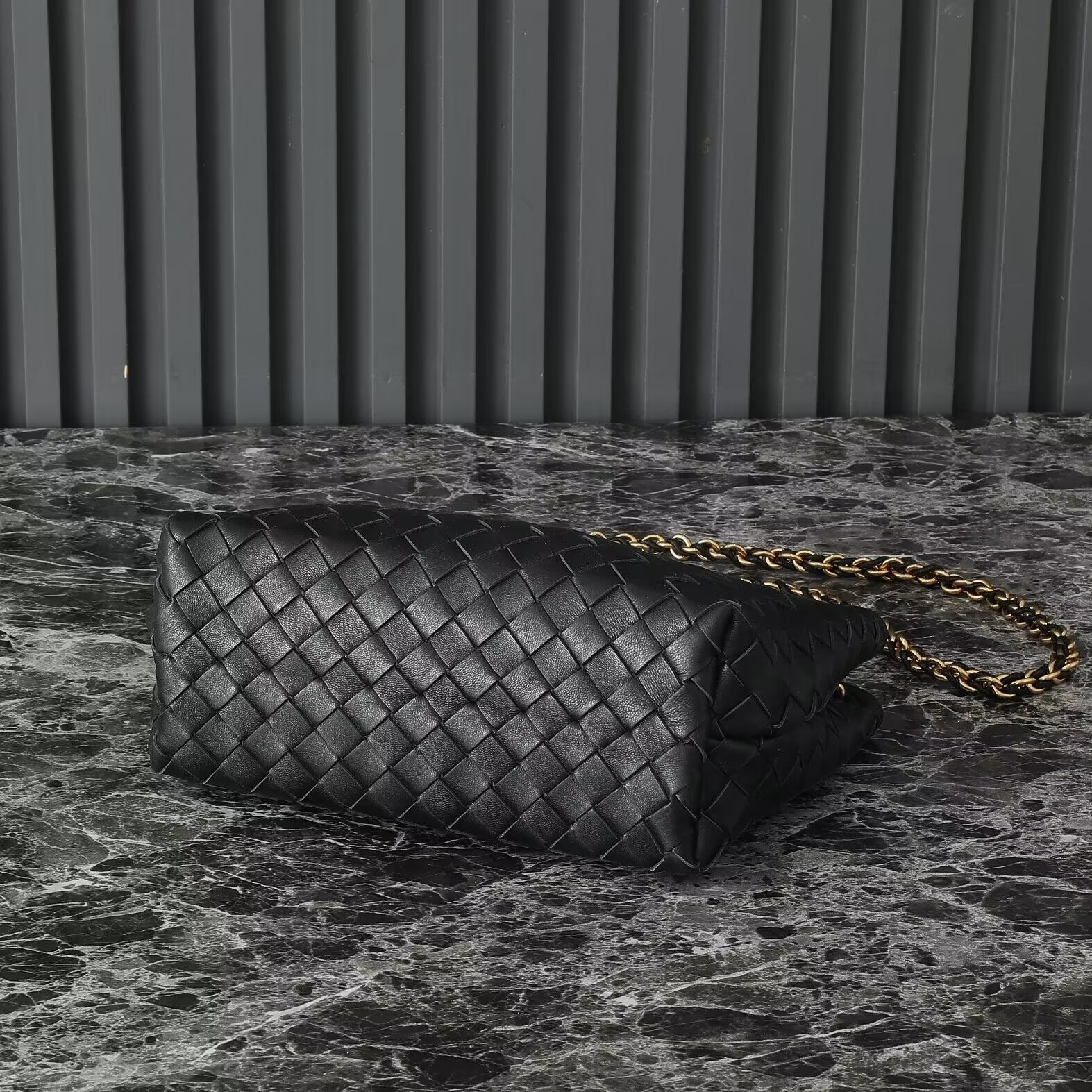 Bottega Veneta Small Andiamo 25x22x10.5cm
