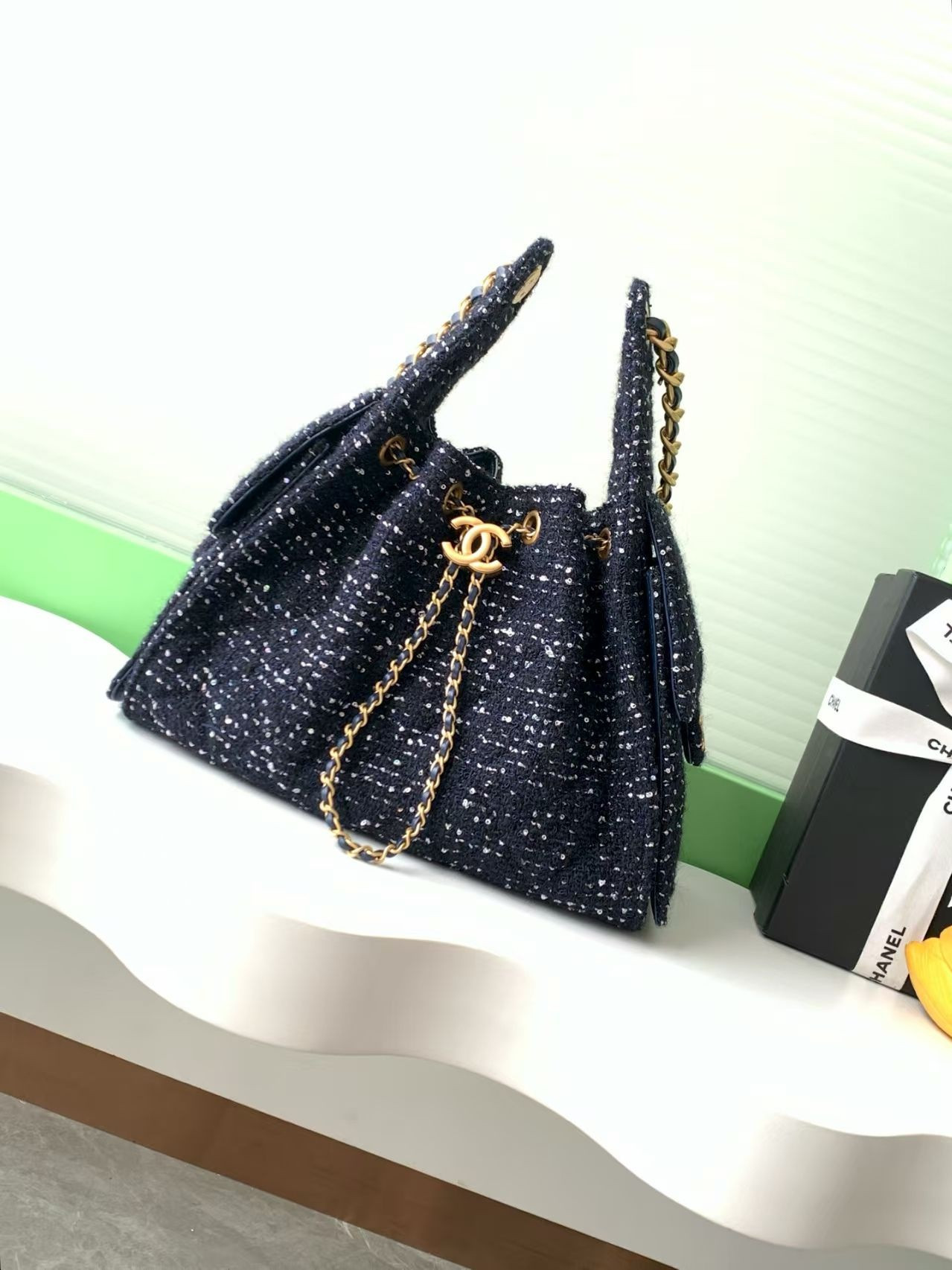 Chanel 25 Bucket Tweed Bag 26x30x14cm