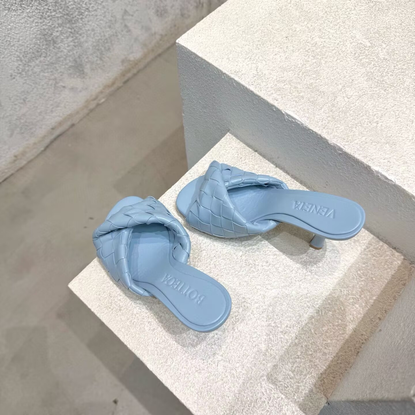 UA Bottega Veneta Blink Slides