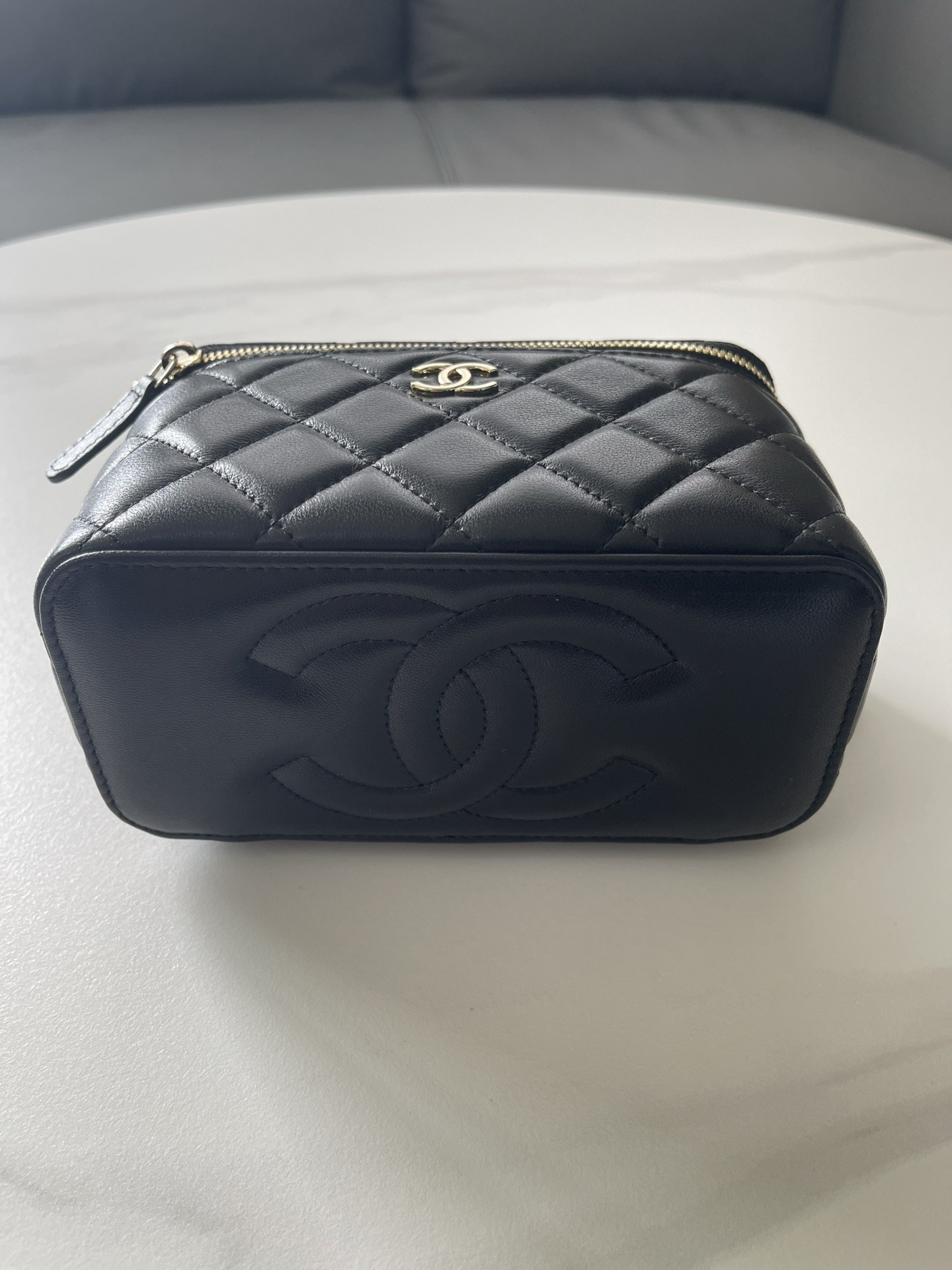 CHANEL with chain 16X9.5X8cm