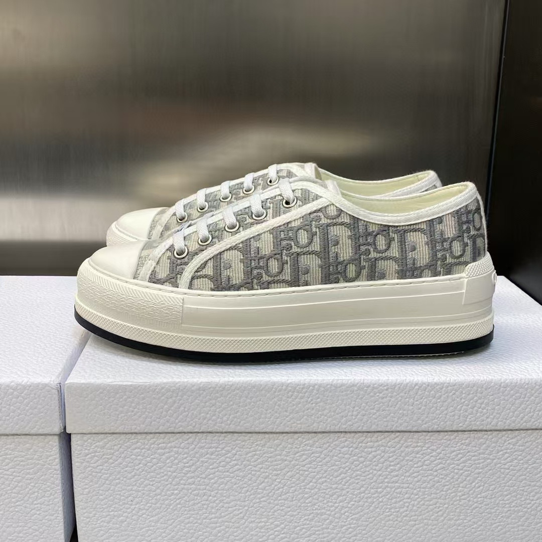 UA Dior Sneaker