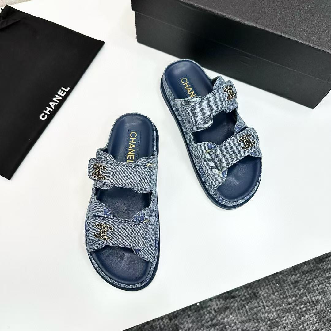 UA Chanel Slides
