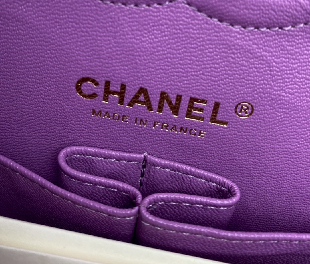 Chanel Classic Flap Bag 15.5x25.5x6.5cm