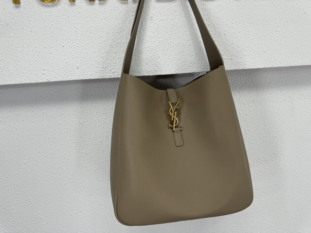 YSL LE 5 À 7 30 X 31 X 13 CM