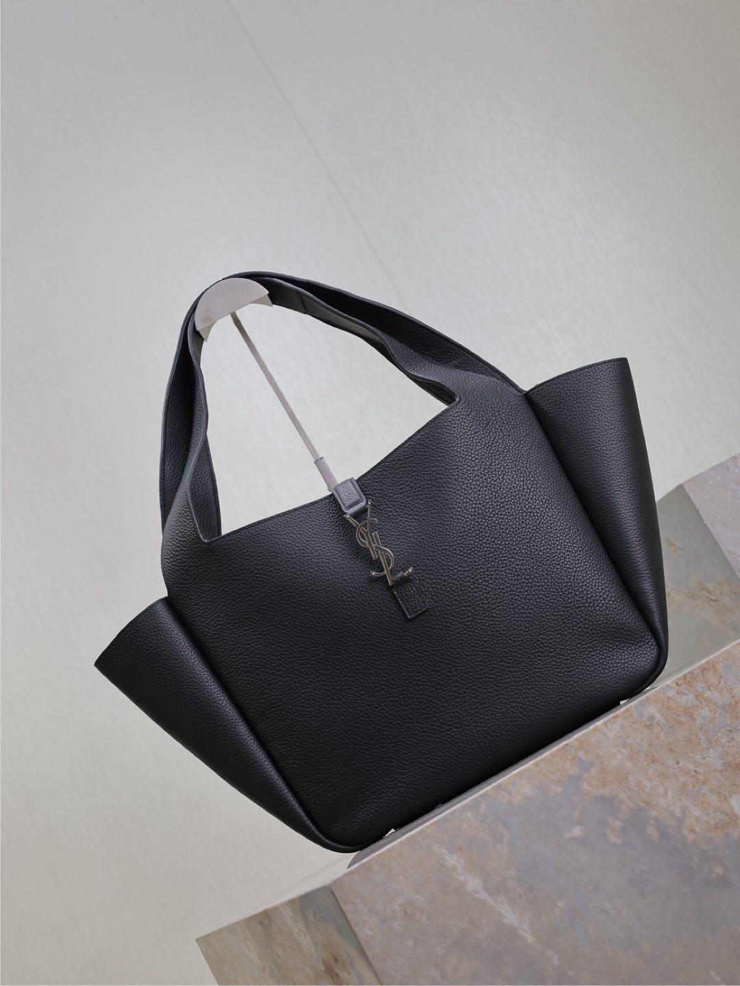 YSL LE 5 À 7 BEA in grained leather 50×28×18cm