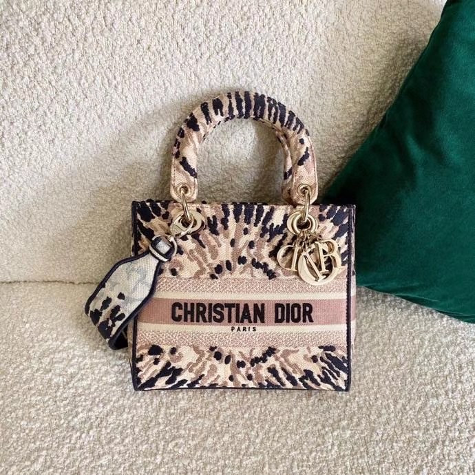 DIOR MEDIUM LADY D-LITE BAG