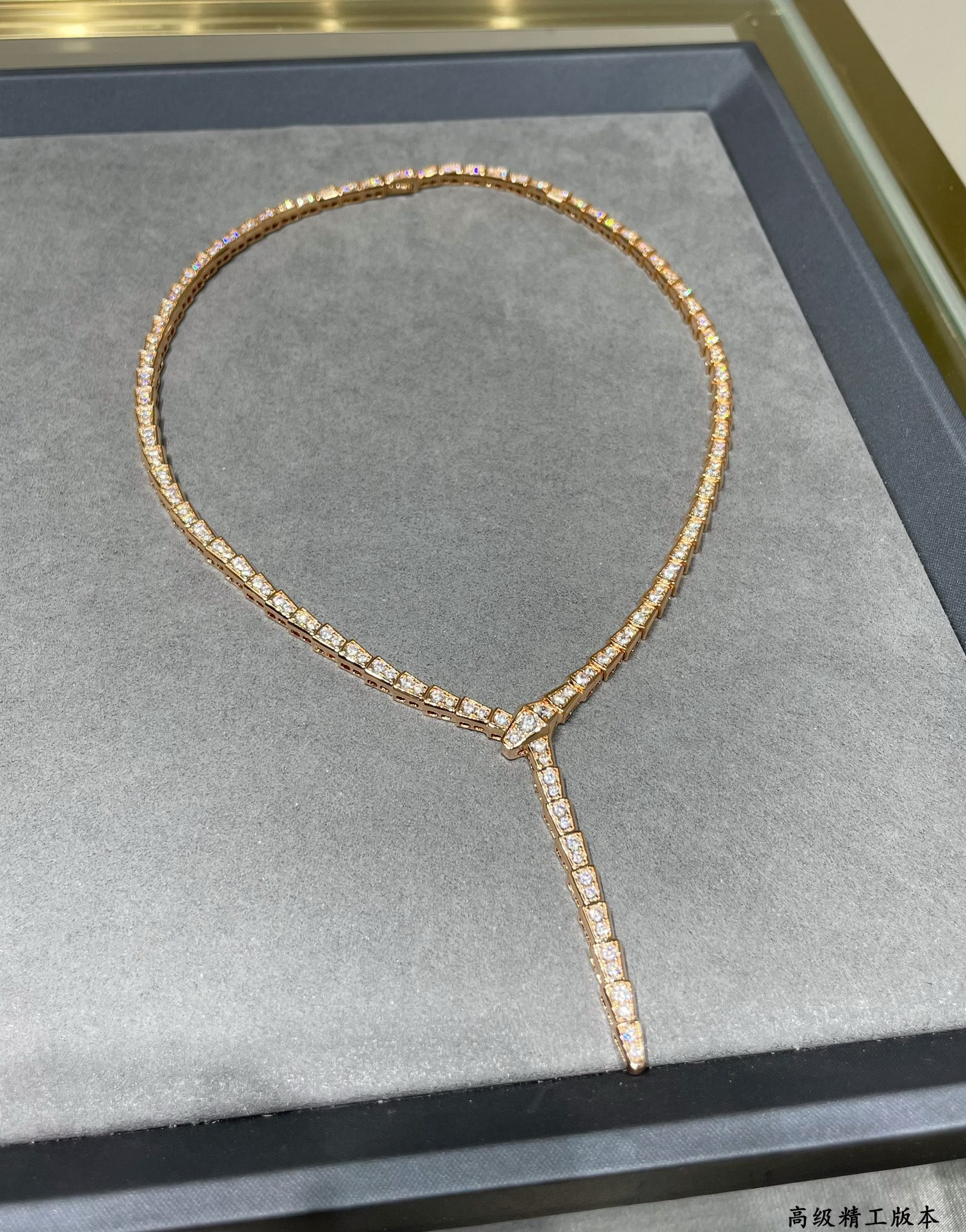 Bvlgari Thin snake Necklace(No refund or exchange)