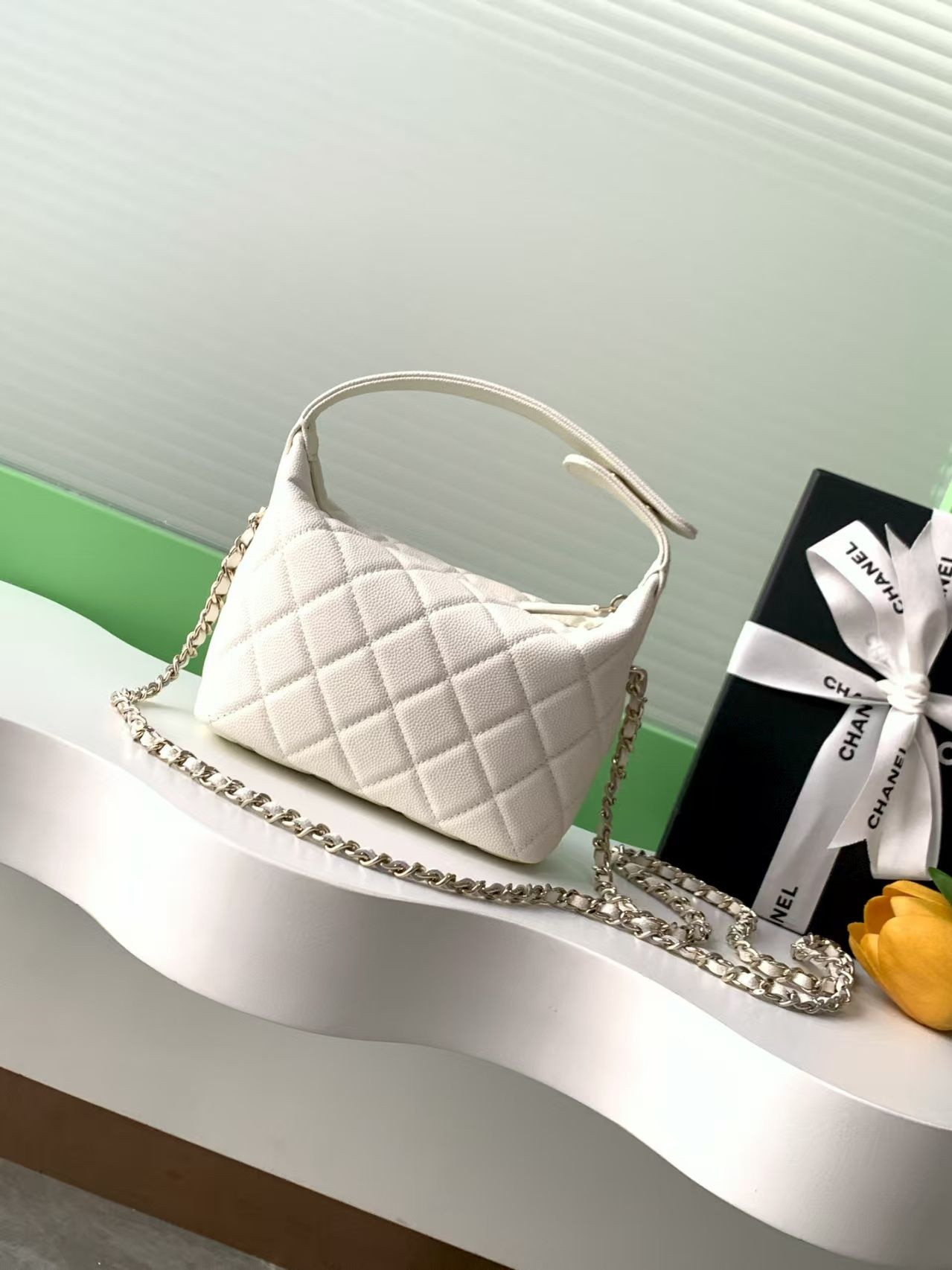 Chanel Clutch with Chain 21.5x19x6cm