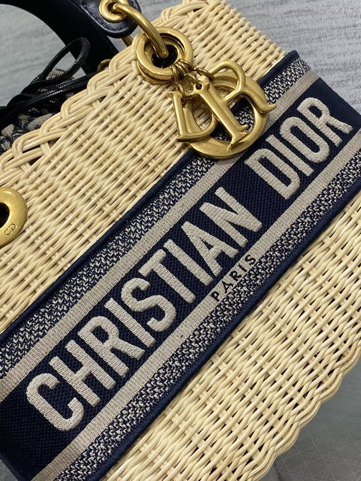 Dior Medium Lady Dior Bag 24x21x12cm