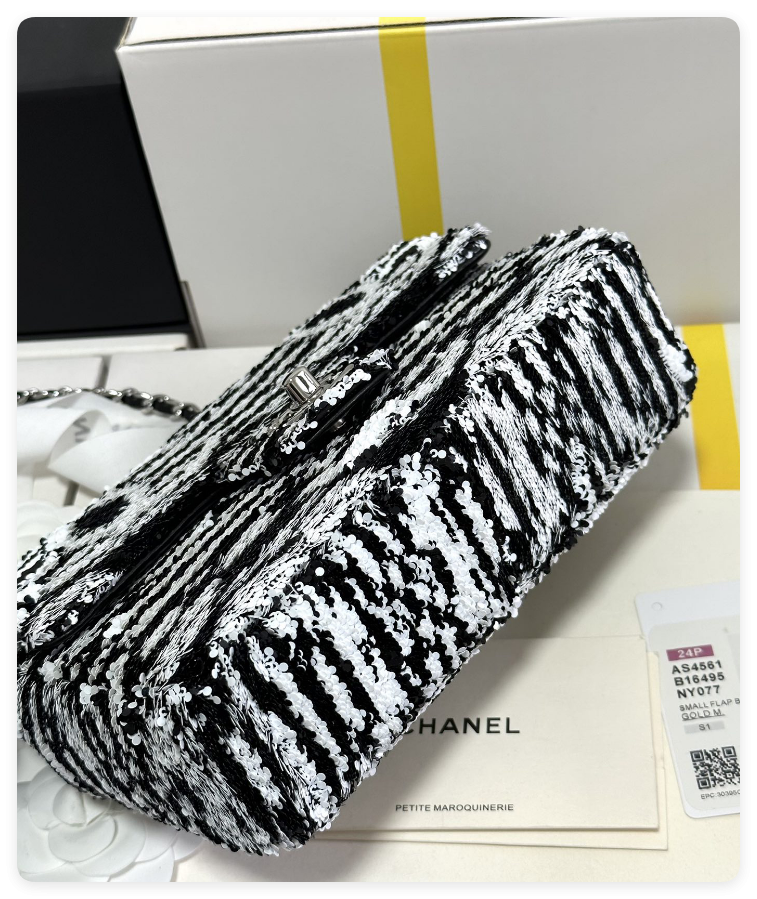 Chanel Sequin Flap Bag 14x21x8cm