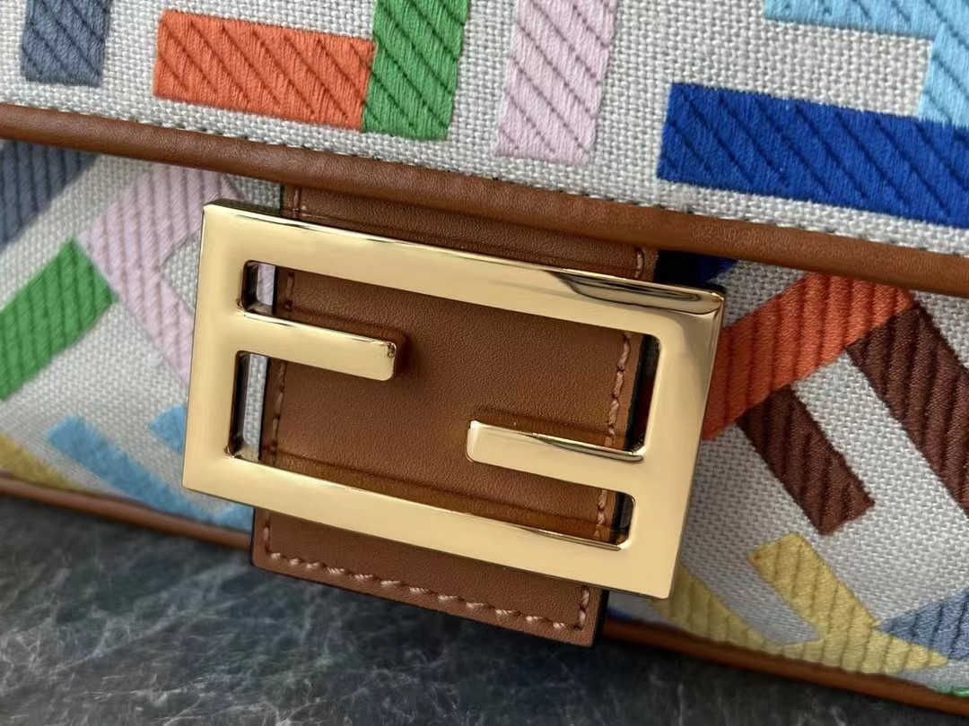 FENDI Baguette 27x14x6cm