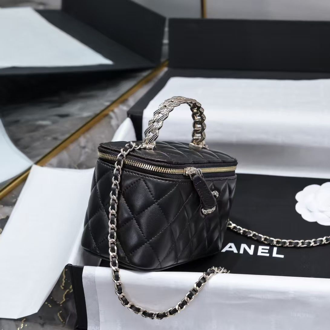Chanel Clutch With Chain 10x16x8cm