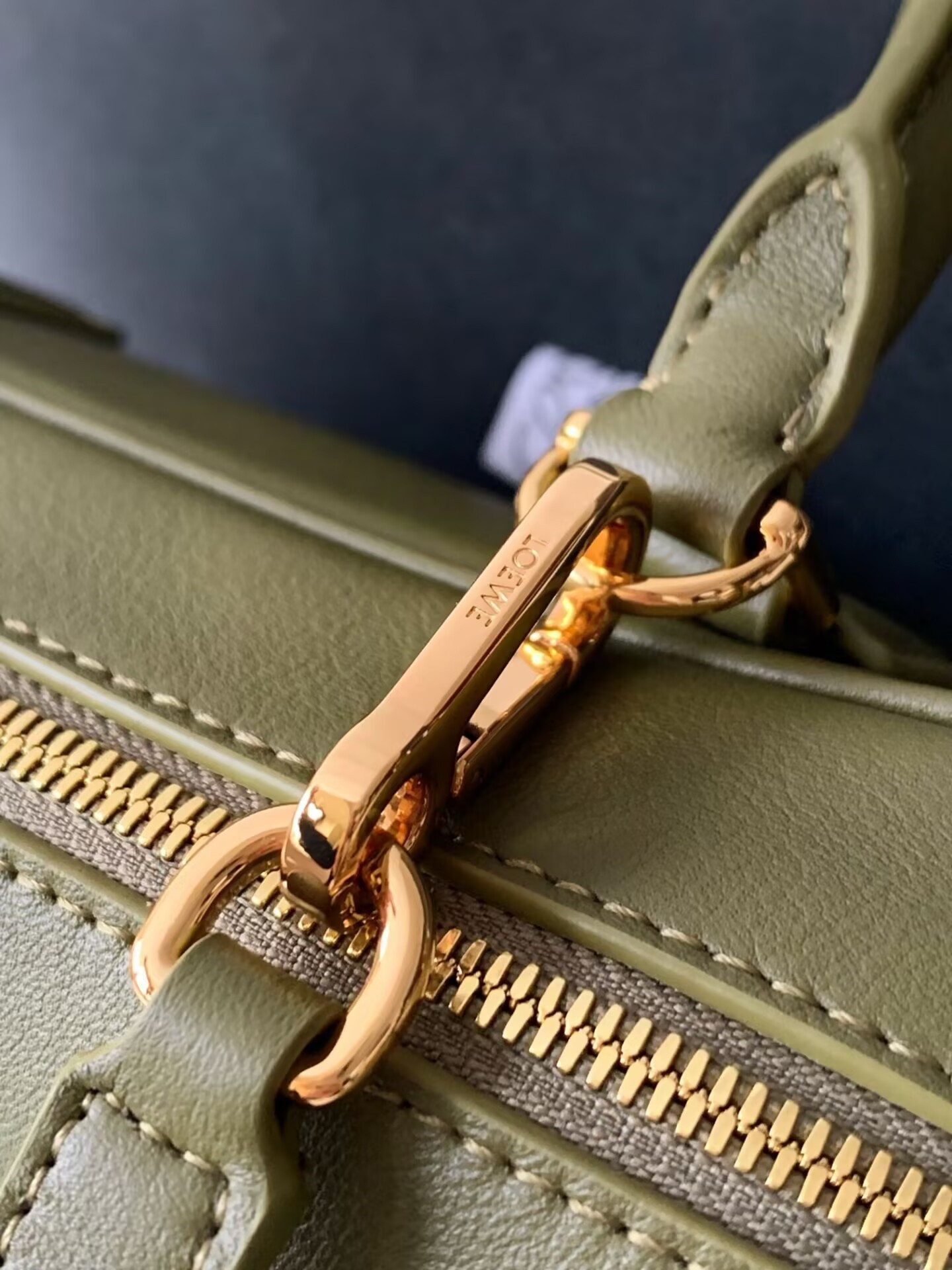 Loewe Amazona 23 Cropped bag in nappa calfskin 23x11x10cm