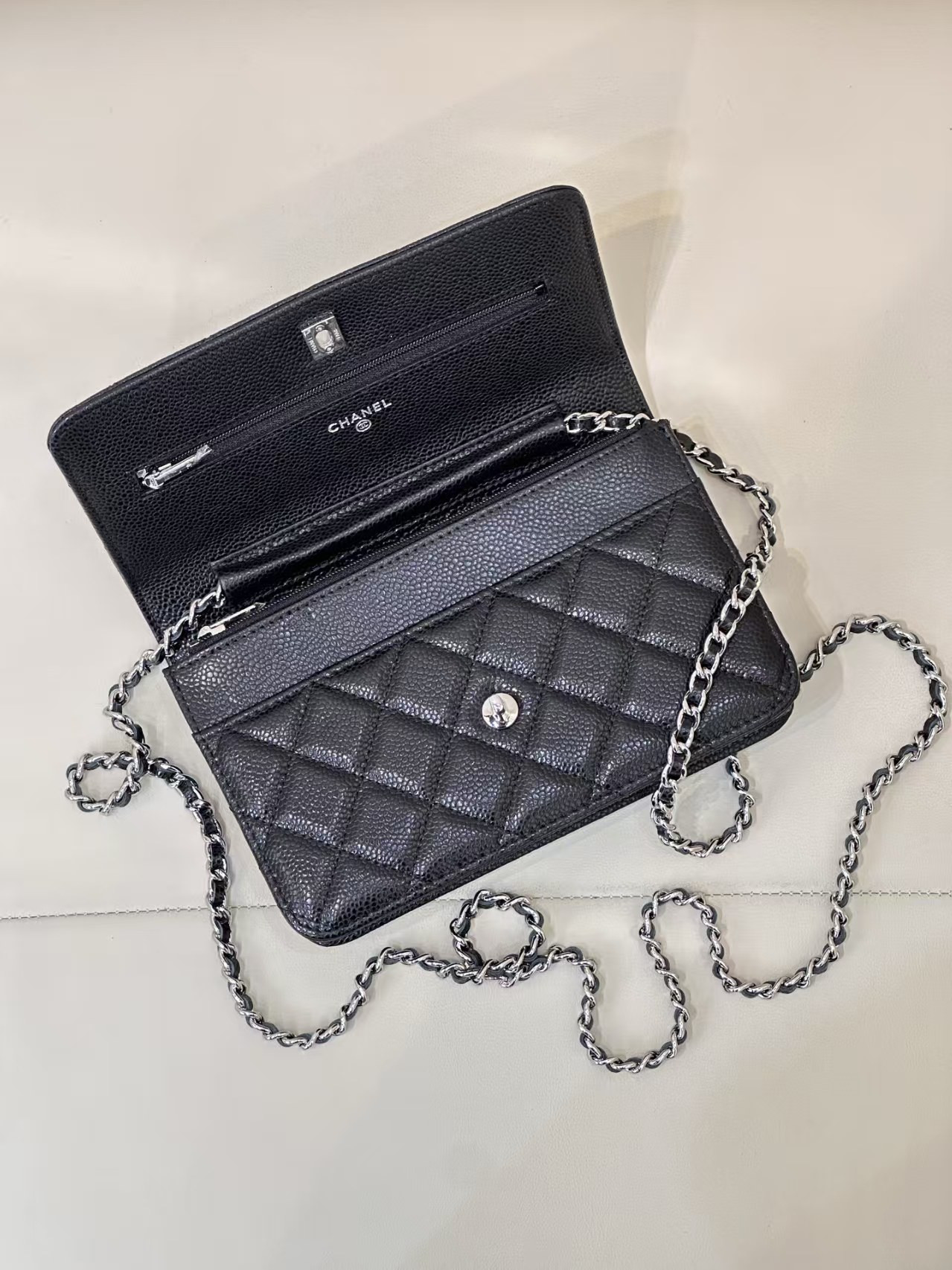 CHANEL WOC CLASSIC WALLET ON CHAIN 13x19cm