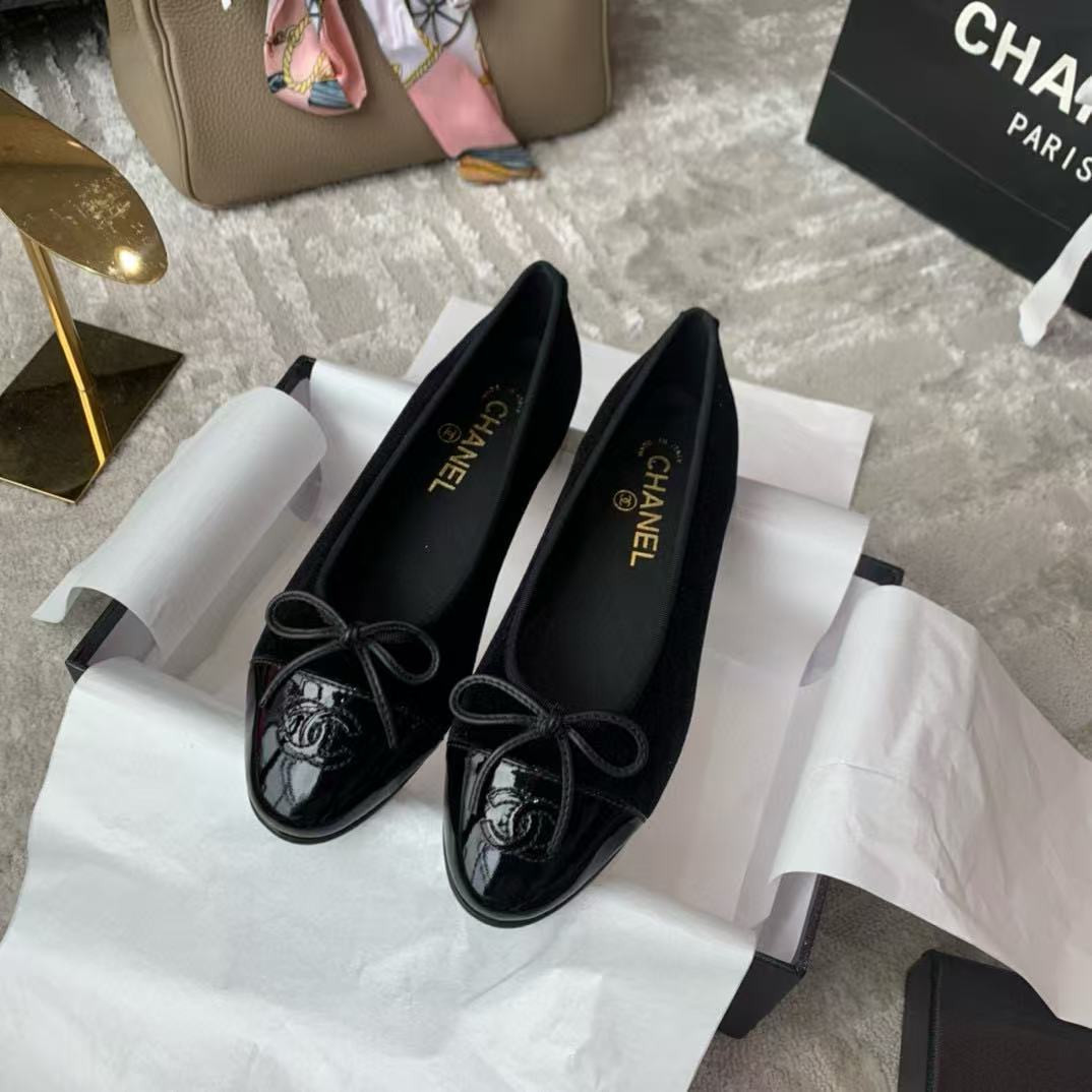 UA CHANEL BALLET FLATS