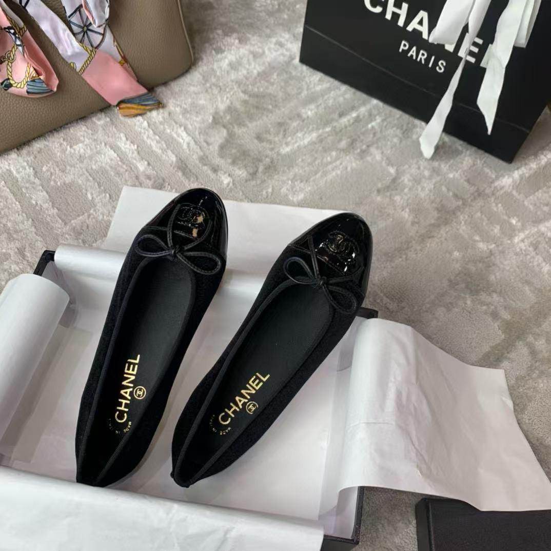 UA CHANEL BALLET FLATS