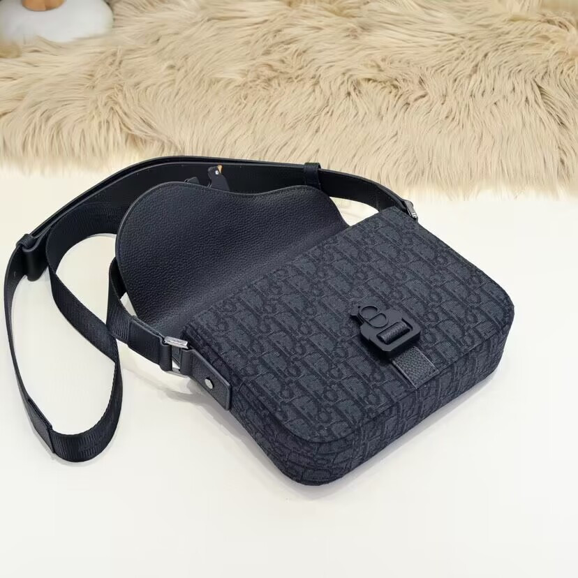Dior Saddle Messenger Bag with Flap 23 x18 x6cm
