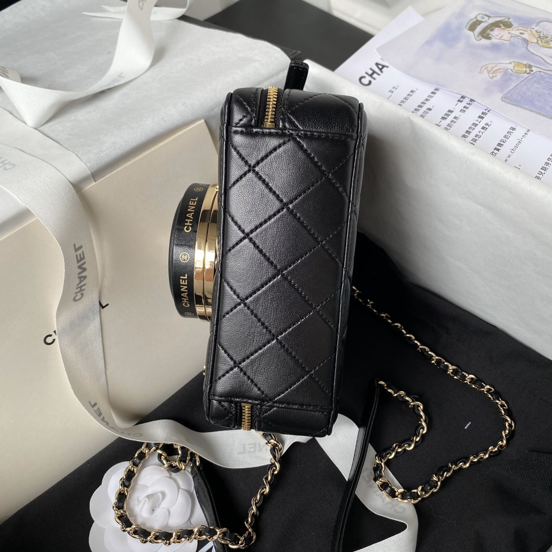 CHANEL CAMERA BAG 4.5 × 6.2 × 2.3 in