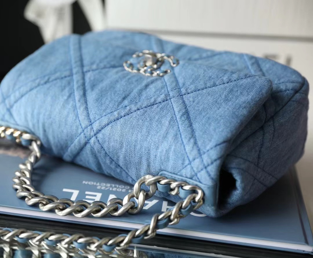 Chanel denim quilted medium 19 bag 30cm