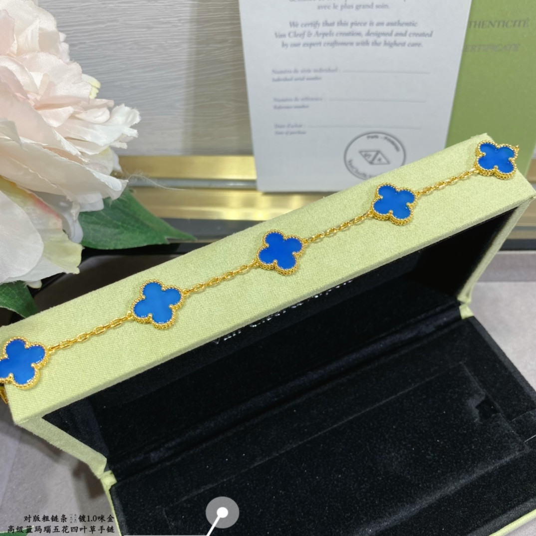 Van Cleef & Arpels Sapphire Blue Agate Five-Flower Four-Leaf Clover Bracelet
