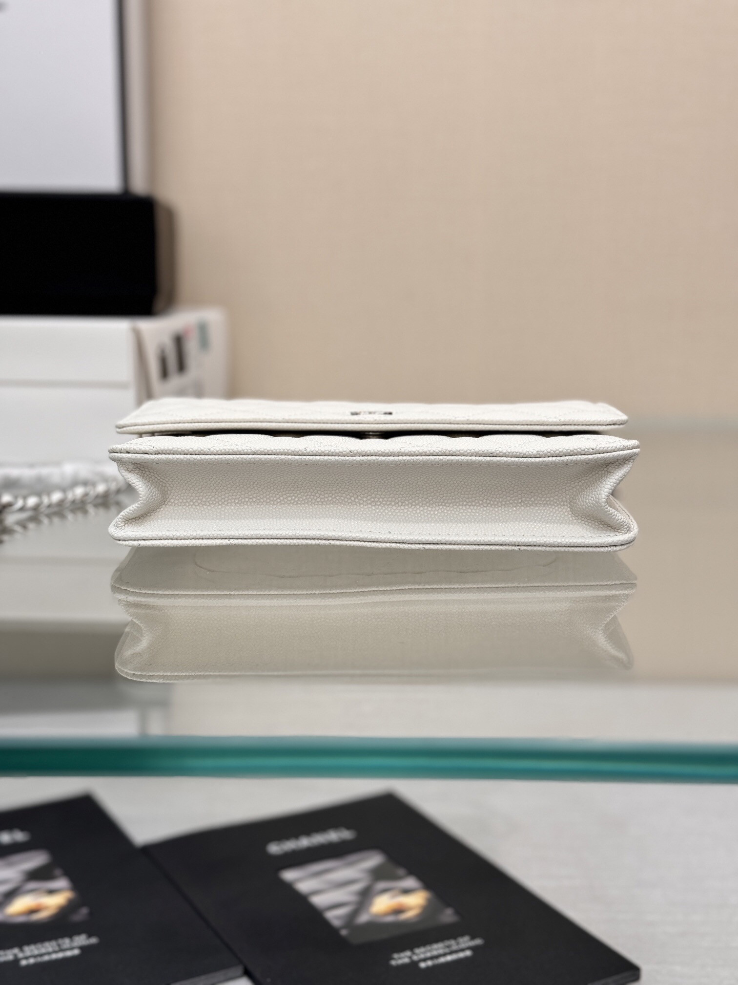 CHANEL WOC CLASSIC WALLET ON CHAIN 12.3x19.2x3.5cm