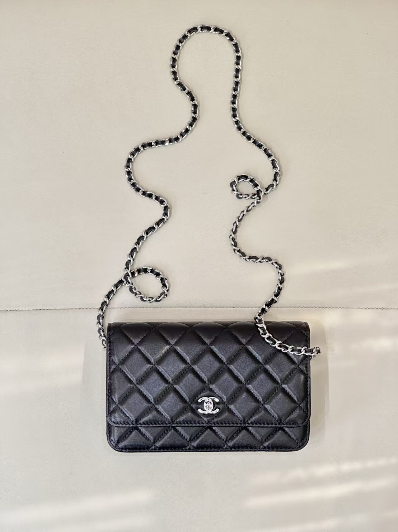 CHANEL WOC CLASSIC WALLET ON CHAIN 13x19cm