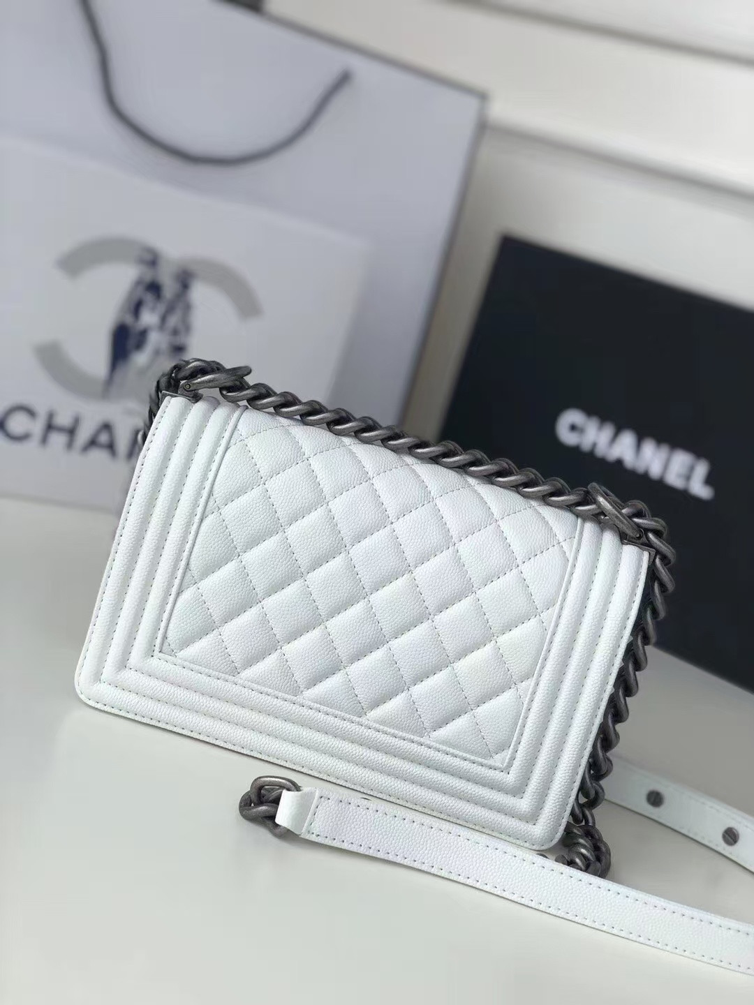 Chanel Small BOY CHANEL Handbag 20x12x7cm