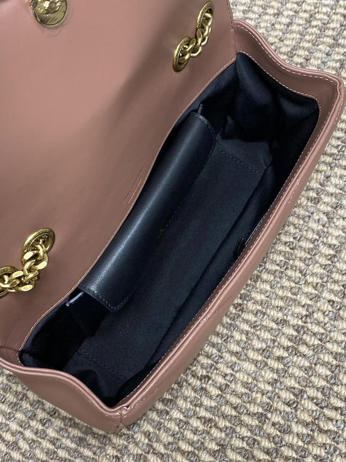 YSL LOULOU Small IN MATELASSÉ LAMBSKIN 24x14x6cm