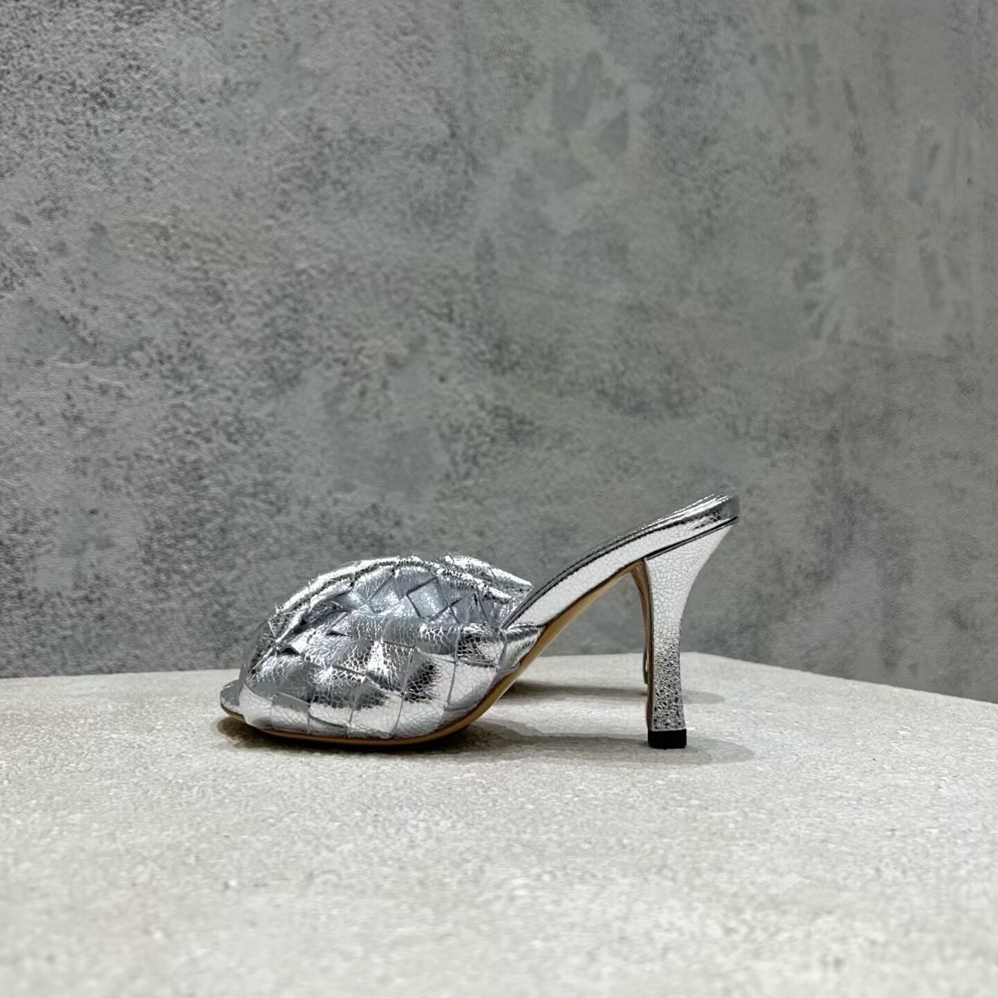 UA Bottega Veneta Blink Slides