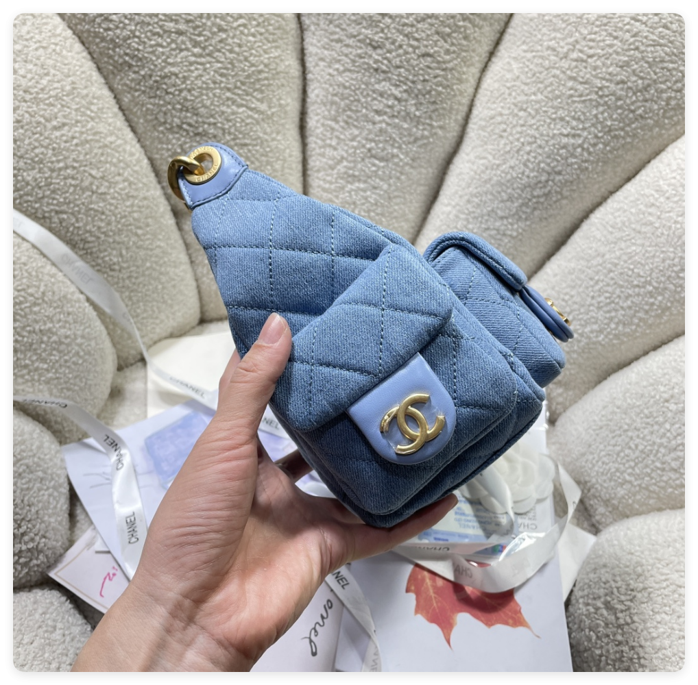 CHANEL CRUISE 2024/25 LARGE HOBO BAG Washed Denim & Gold-Tone Metal Blue 22x 31x 15cm