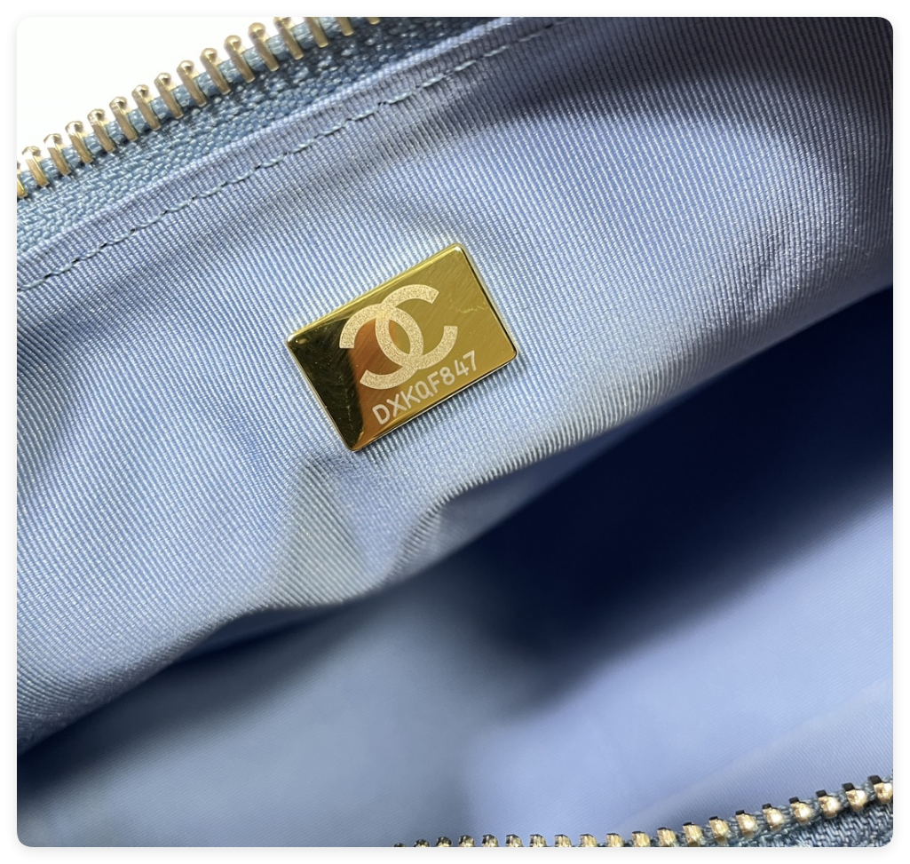 CHANEL CRUISE 2024/25 LARGE HOBO BAG Washed Denim & Gold-Tone Metal Blue 22x 31x 15cm