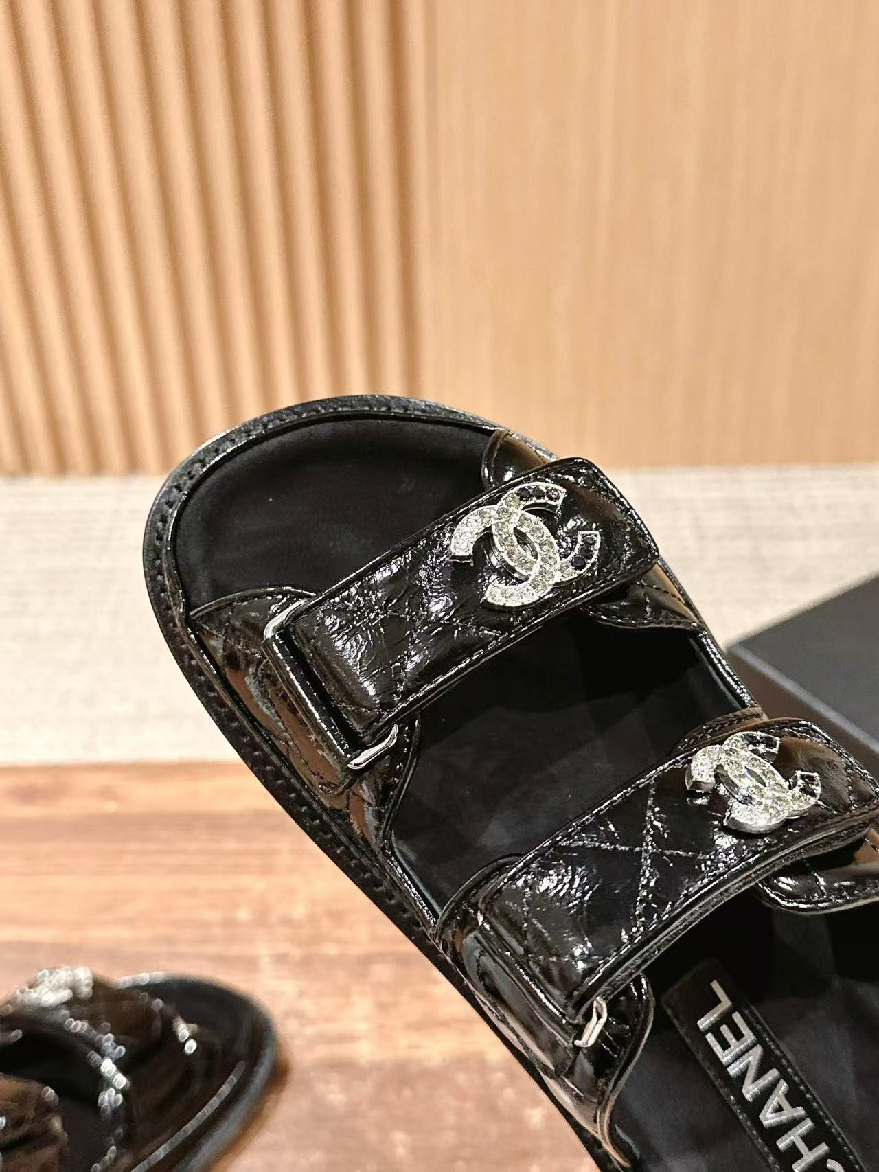 UA Chanel Slides