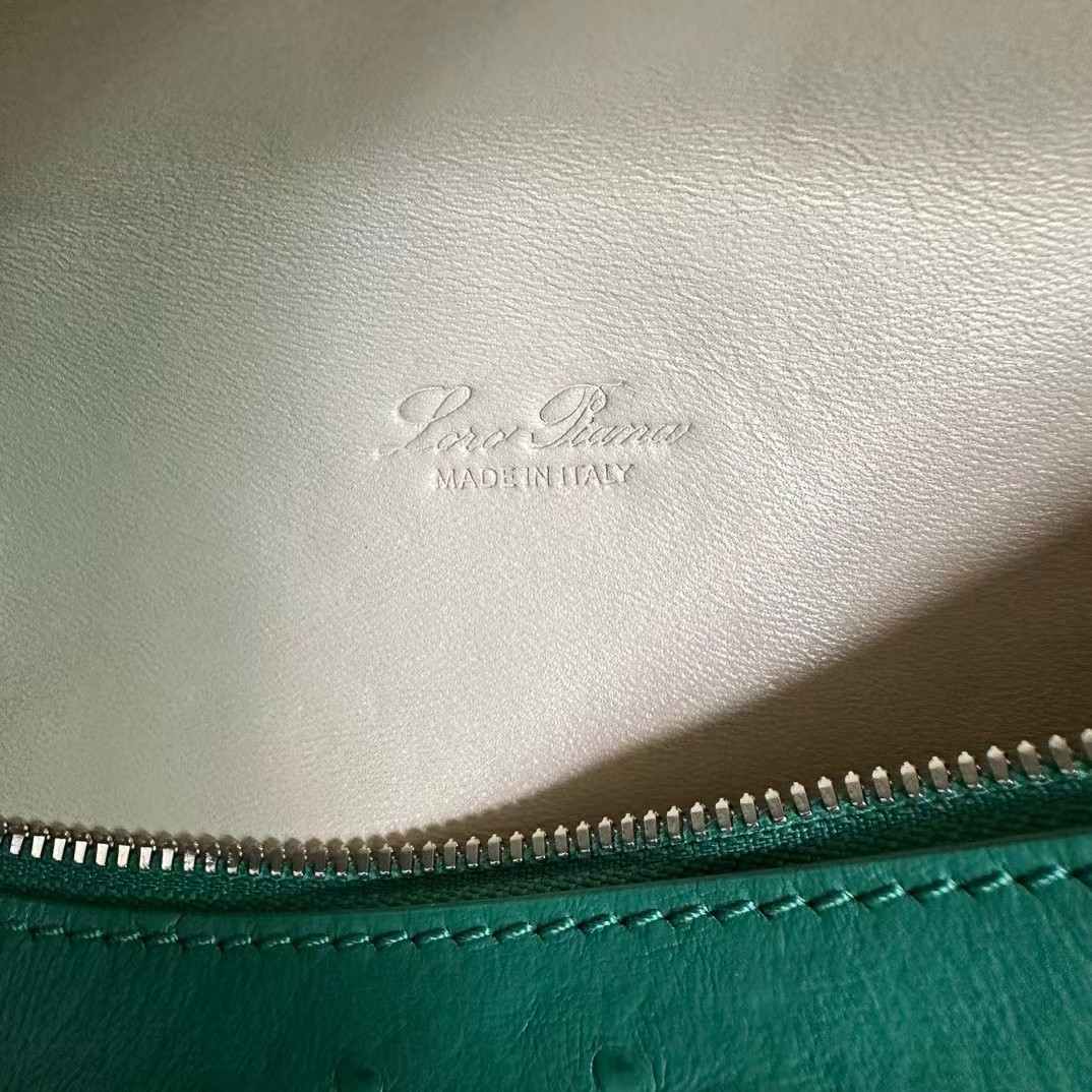 Loro Piana Extra Pocket L19 Ostrich-grained Leather 11x19x6.5cm