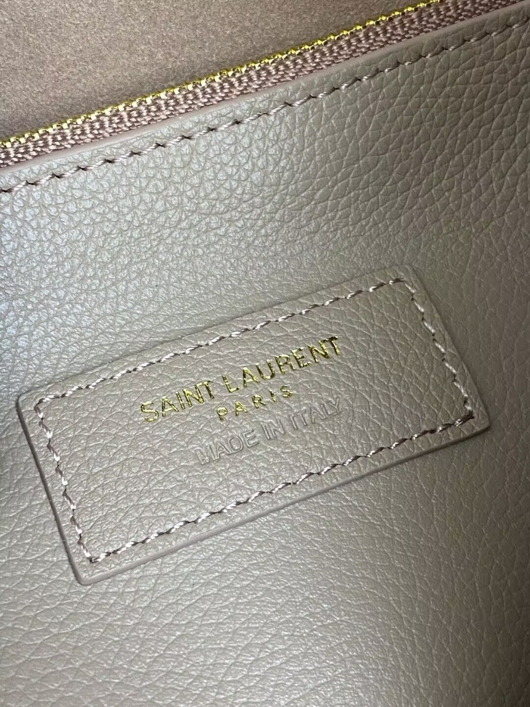 YSL LE 5 À 7 30 X 31 X 13 CM