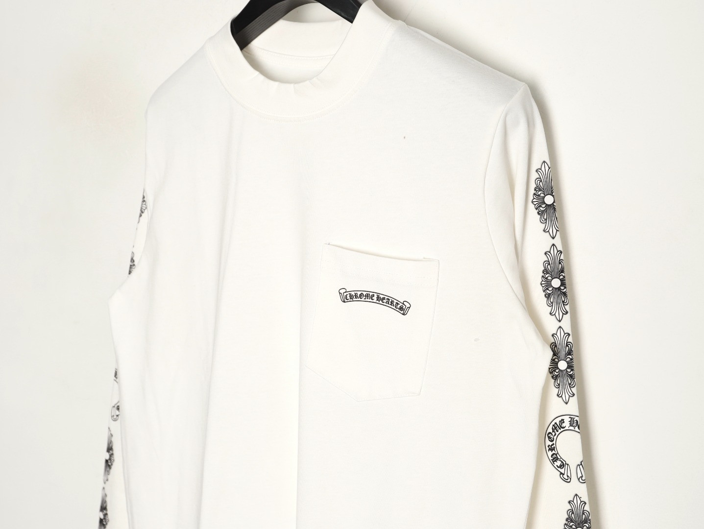 Ch*0me He**ts long-sleeved t-shirt