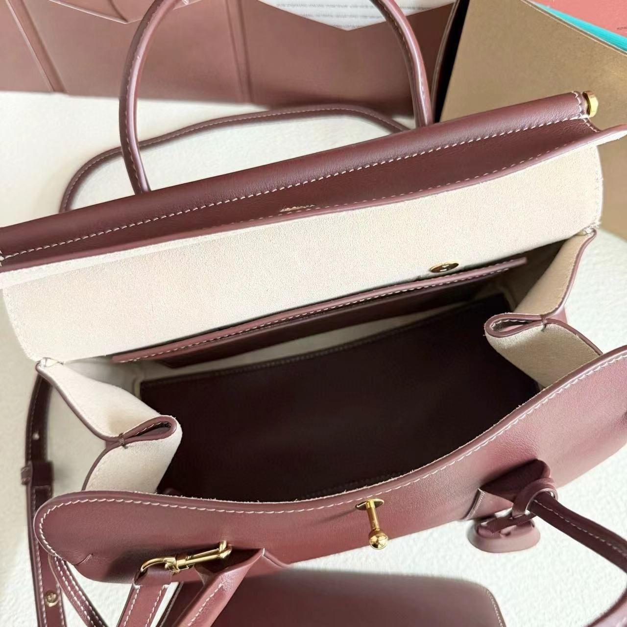 Loro Piana Loom Bag L25 Smooth Calfskin 25x18x12.5cm