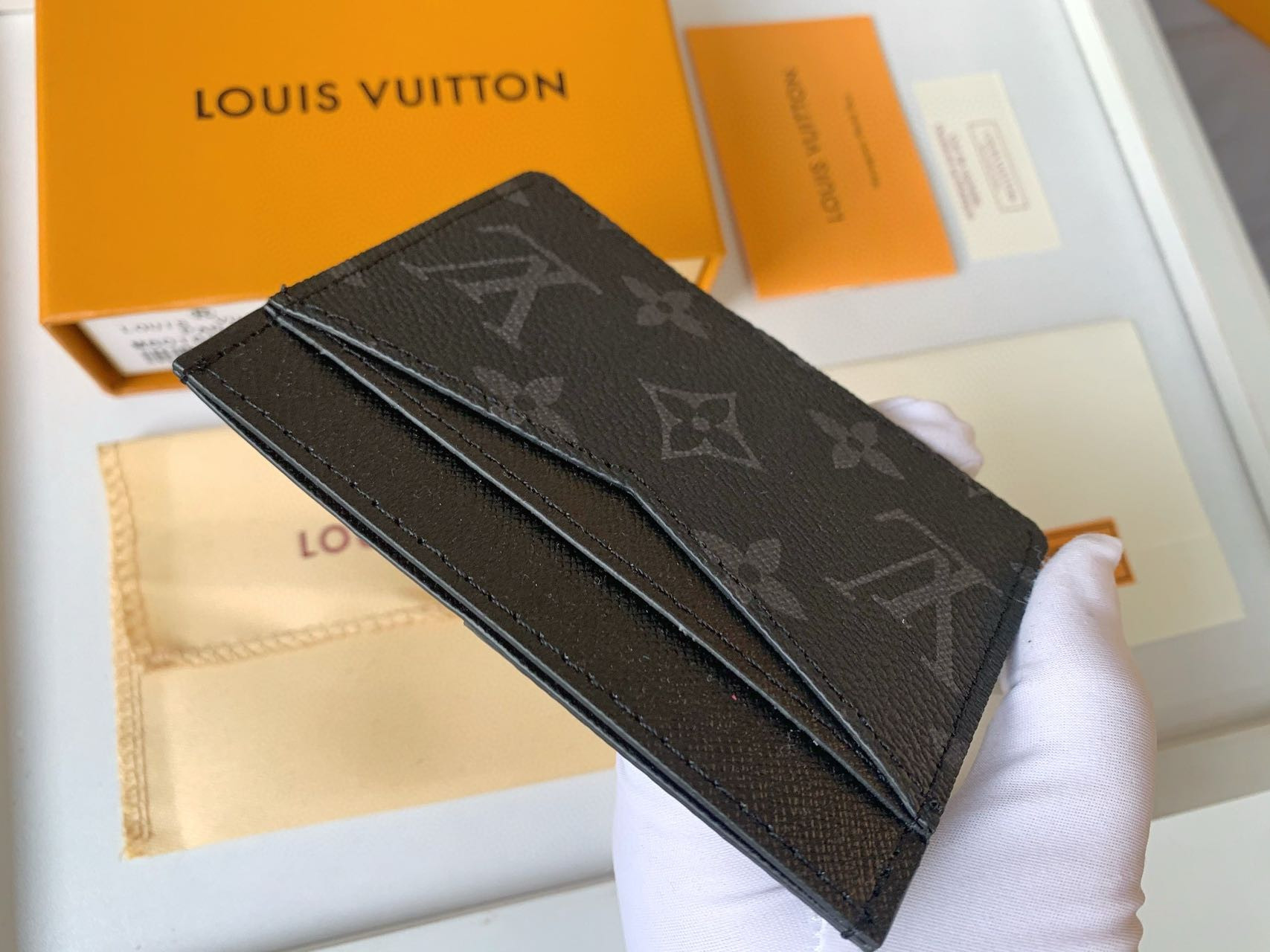 LOUIS VUITTON LV CARD HOLDER Black 8X11CM