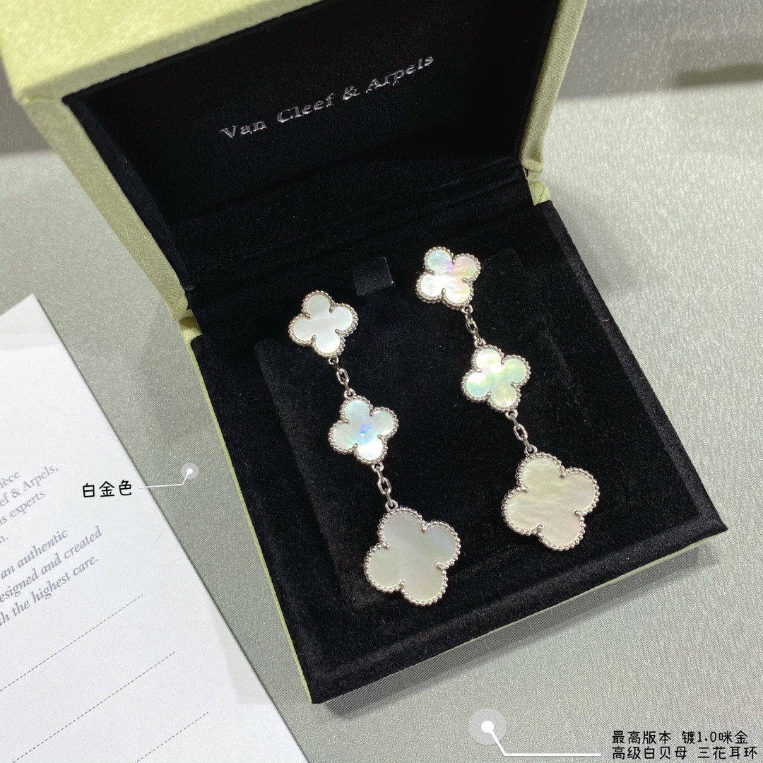 Van Cleef & Arpels High-grade white Fritillaria three flowers Earrings