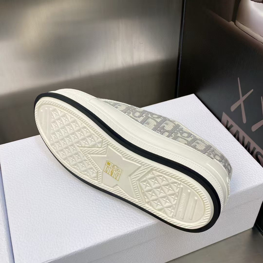 UA Dior Sneaker