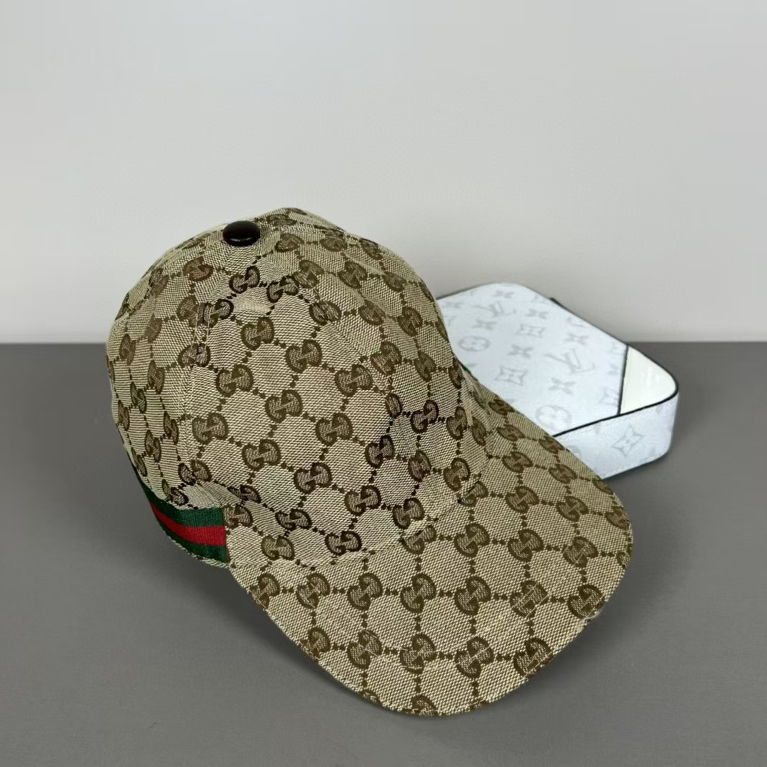 Gucci GG canvas baseball hat with Web