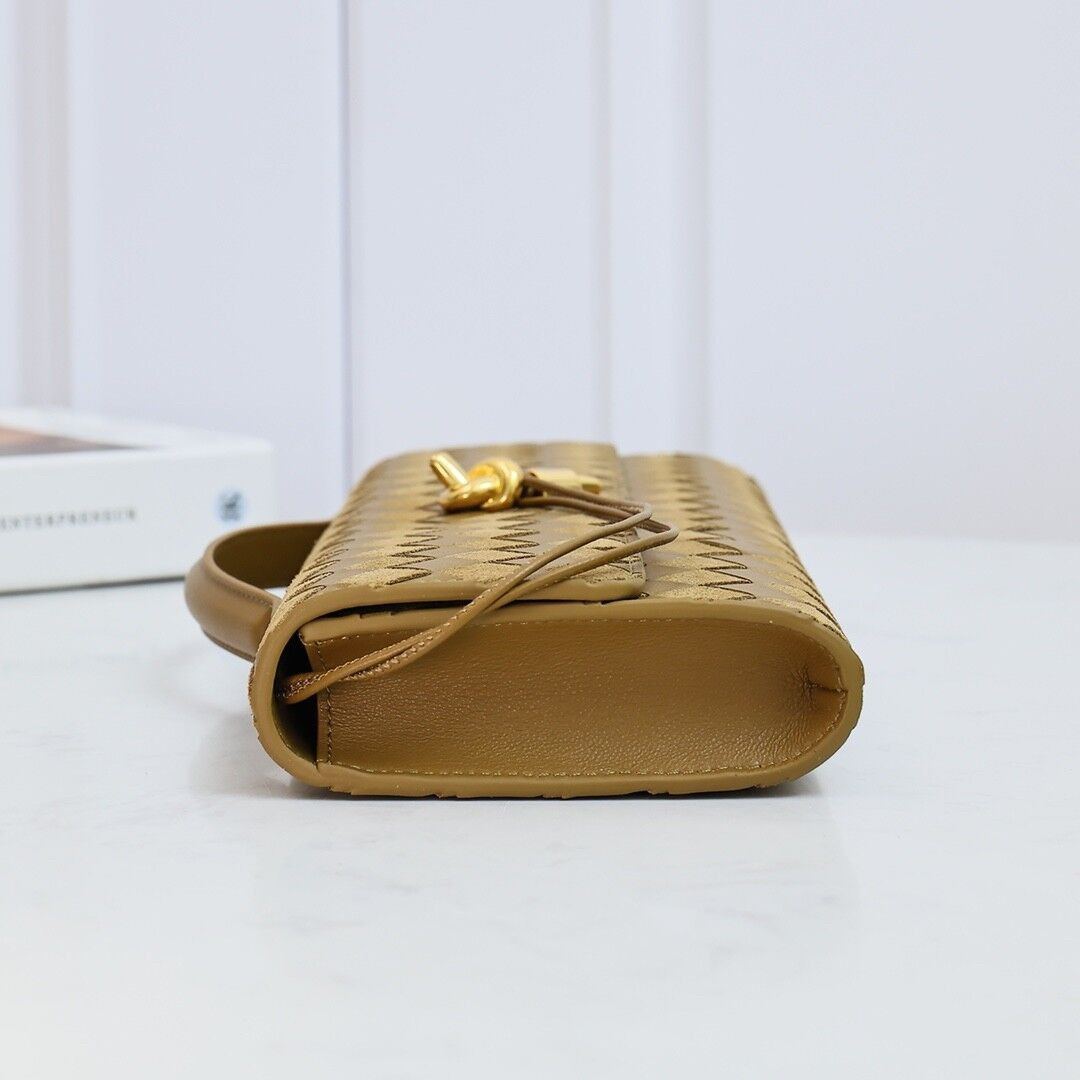 BOTTEGA VENETA Long Clutch Andiamo With Handle Fondant 31x13x3cm