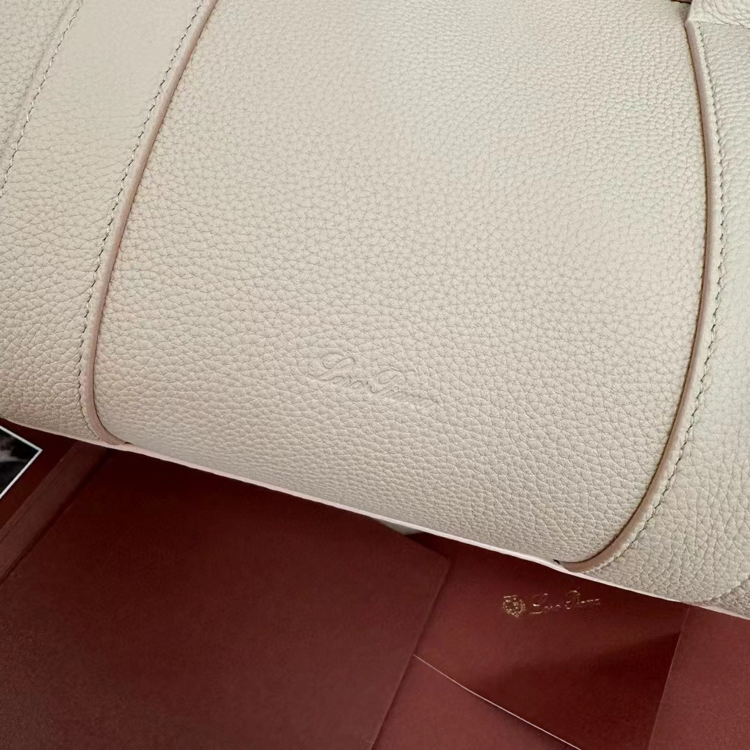 Loro Piana Loom Bag L32 Grained Calfskin 33 x 23 x 18 cm