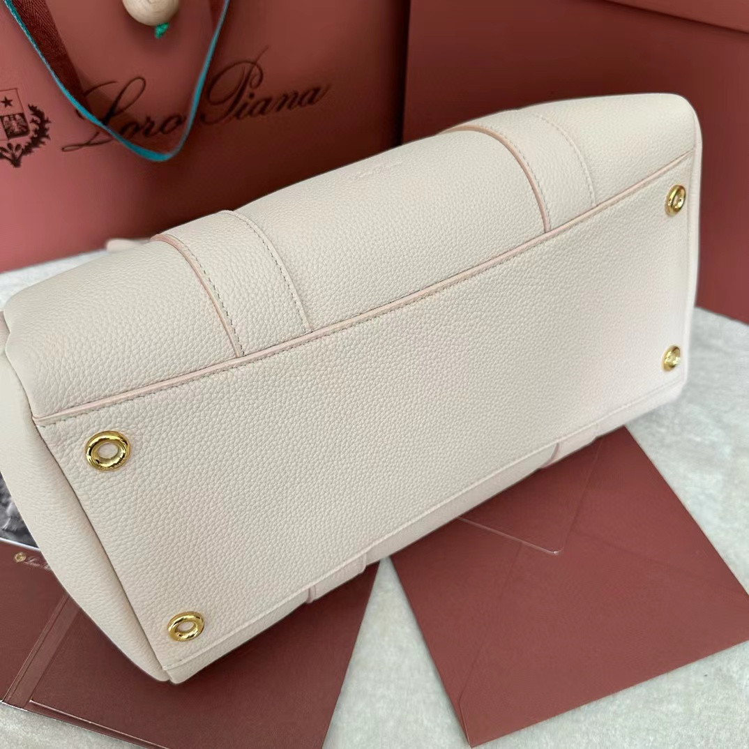 Loro Piana Loom Bag L32 Grained Calfskin 33 x 23 x 18 cm