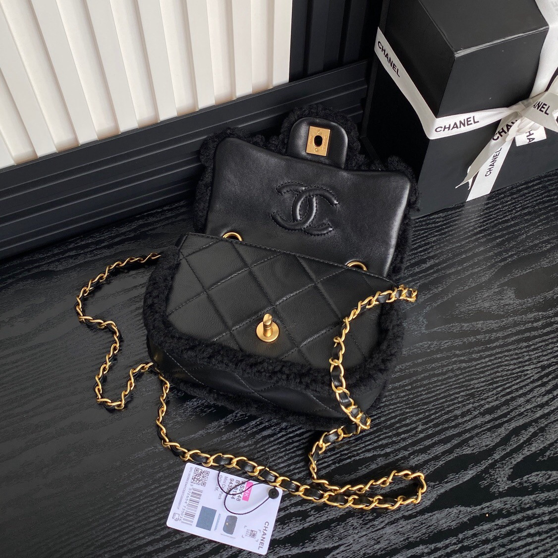 Chanel Mini Flap Bag 12 x 18 x 6cm