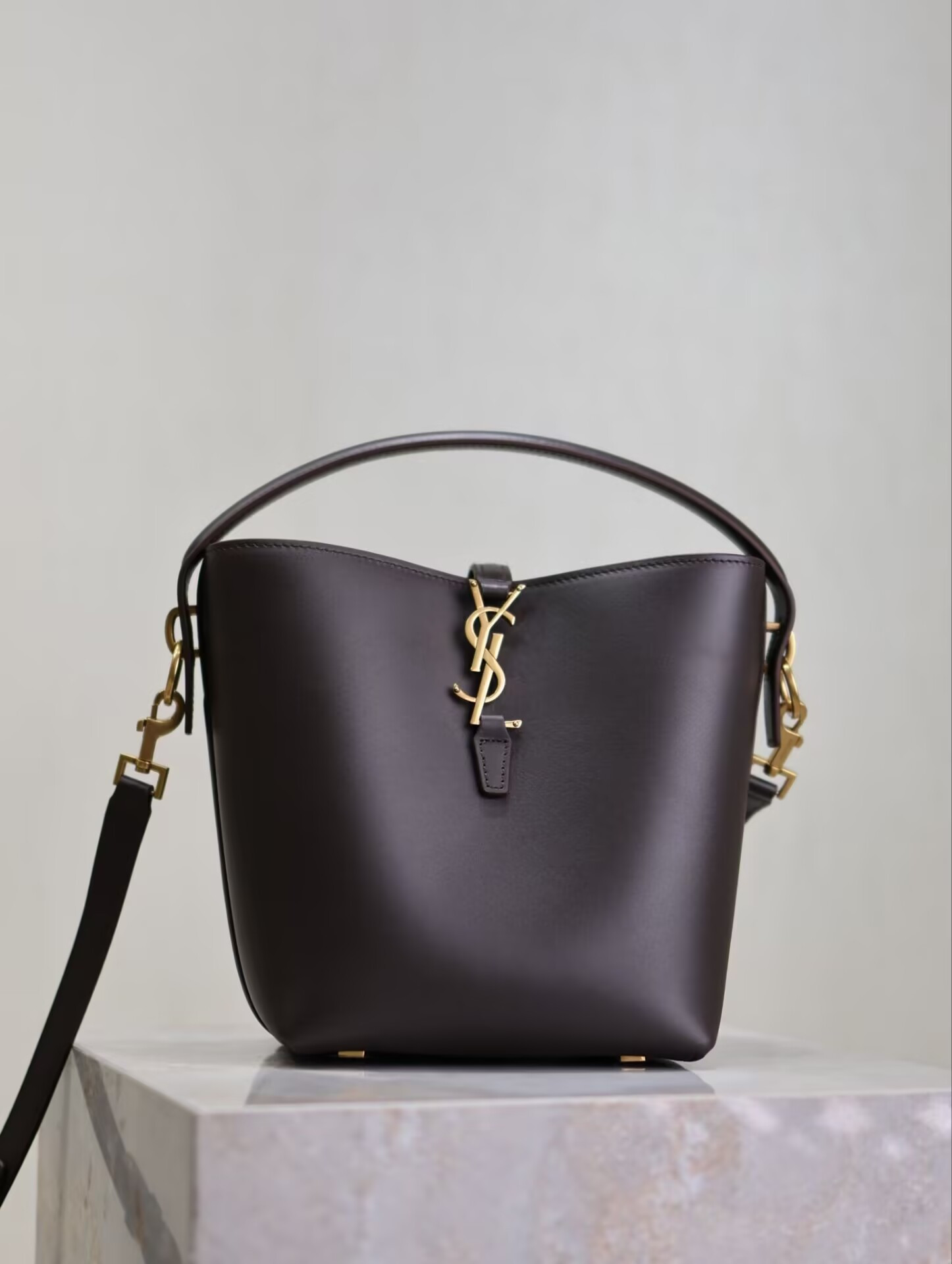 YSL LE 37 In Shiny Leather 17x20x13cm