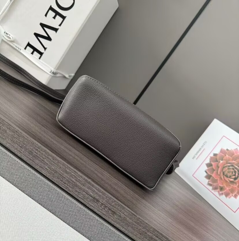 LOEWE Mini Puzzle bag in classic calfskin 18x12.5x8cm