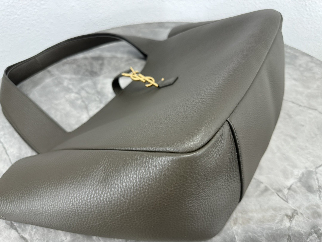 YSL LE 5 À 7 BEA in grained leather 50×28×18cm