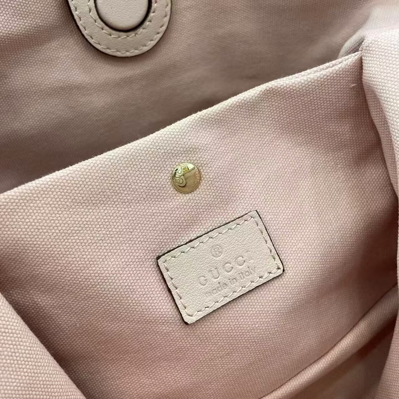 Gucci GG Emblem Small Bucket Bag 19x18x11cm