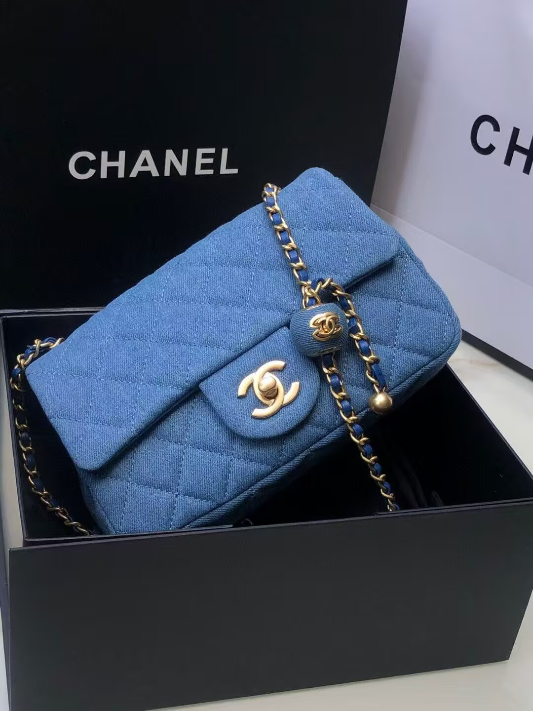 Chanel Denim Quilted Flap Bag 20x13x7cm