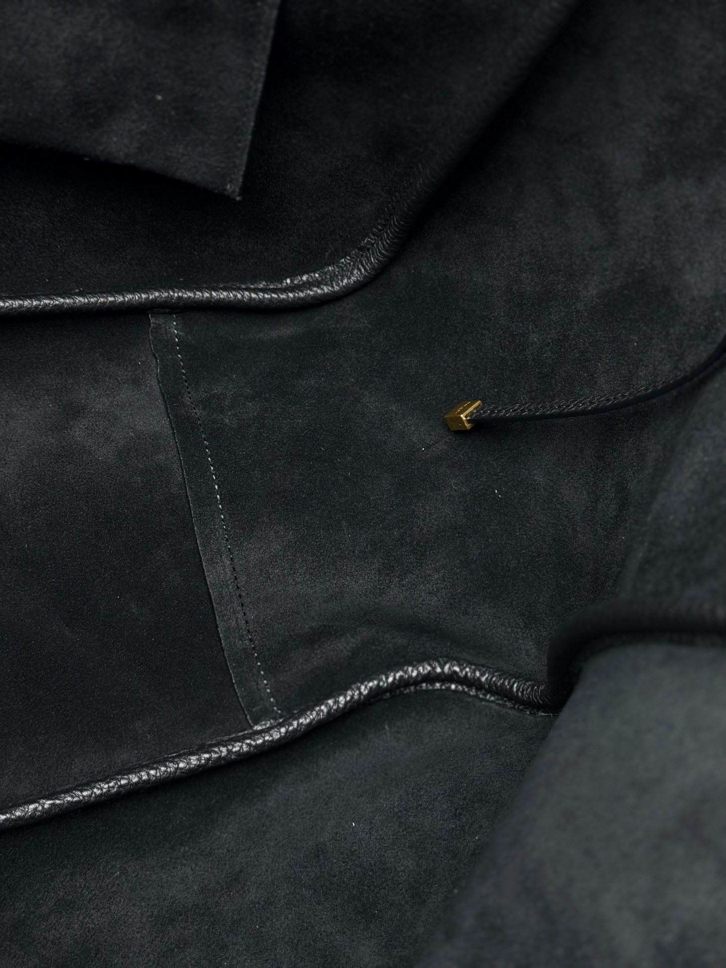 YSL LE 5 À 7 BEA in grained leather 50×28×18cm